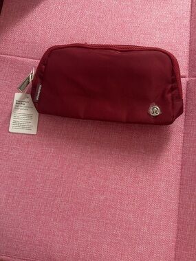 lululemon athletica Everywhere Belt Bag